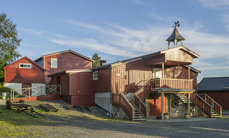 Nævernes Gaard